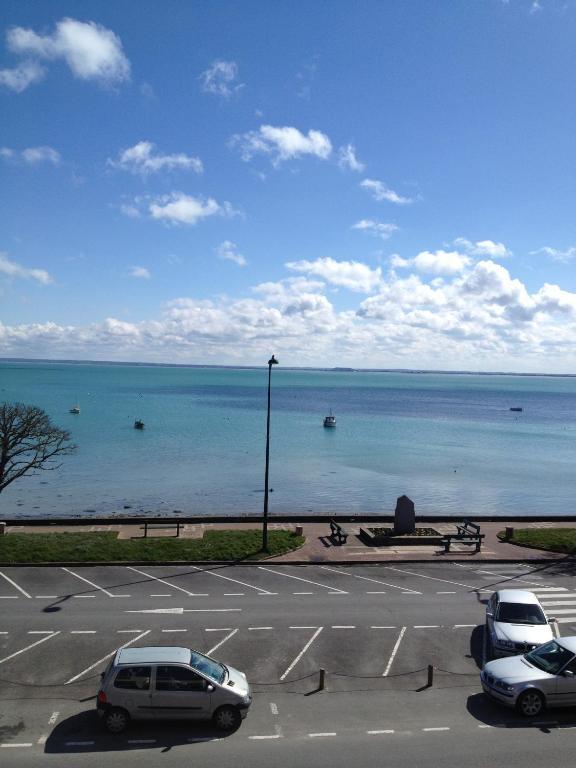 Le Querrien Hotel Cancale Exterior photo